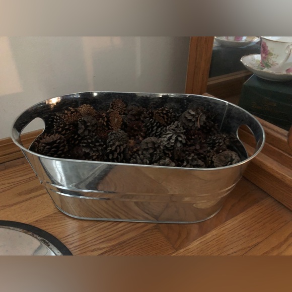 Festive Pinecone Centre Piece - Picture 6 of 8